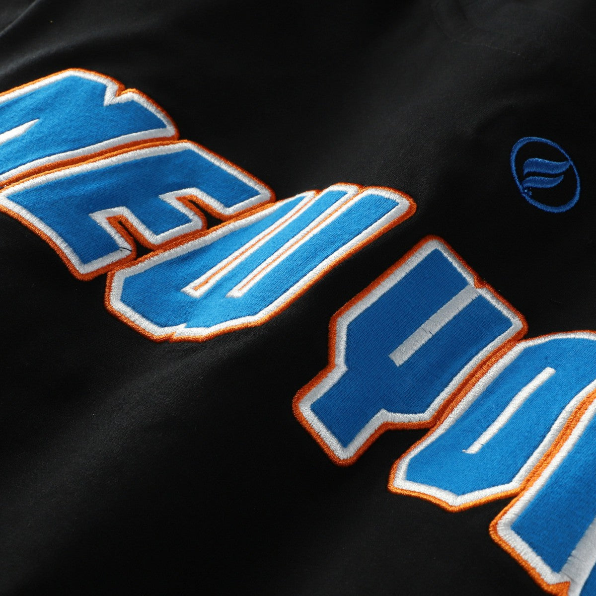 New York Knicks FISLL 3D Puff Print Sliced Logo T-Shirt - Black sale