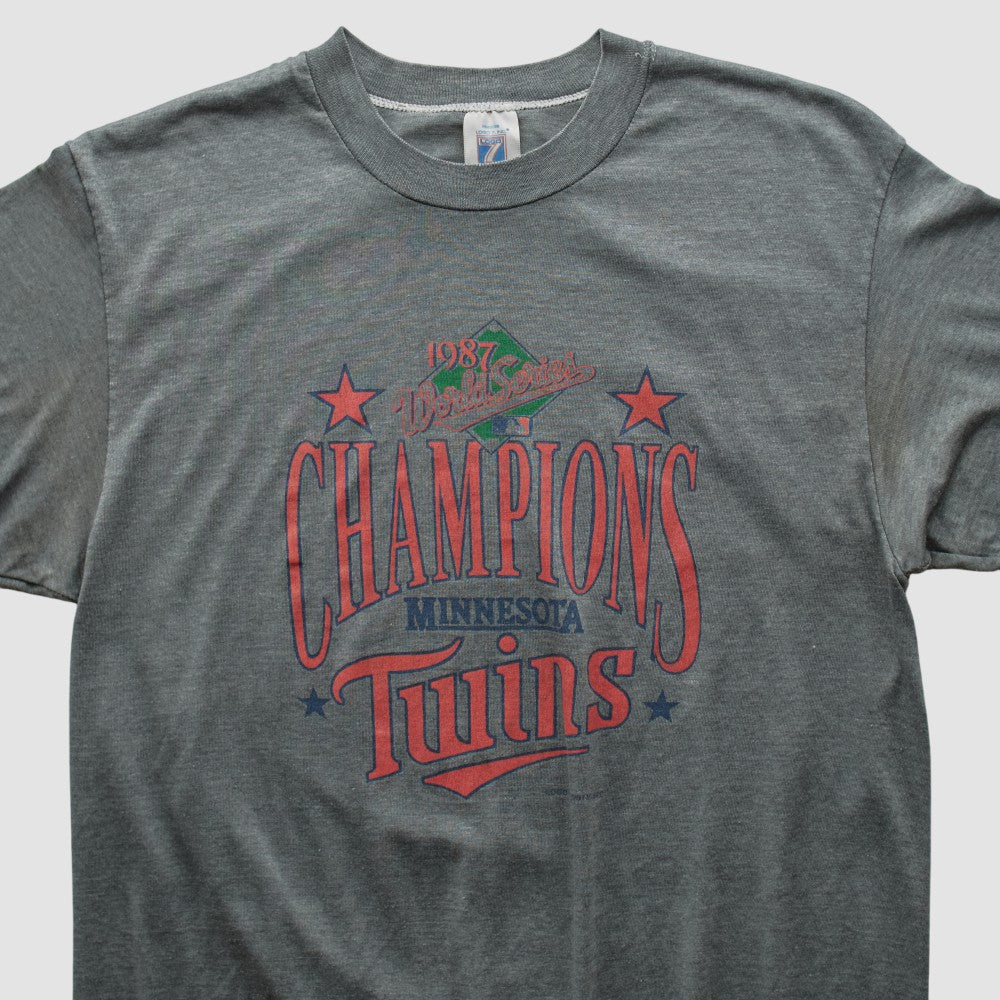 Minnesota Twins Logo 7 1987 T-shirt - Dark Heather Gray Vintage