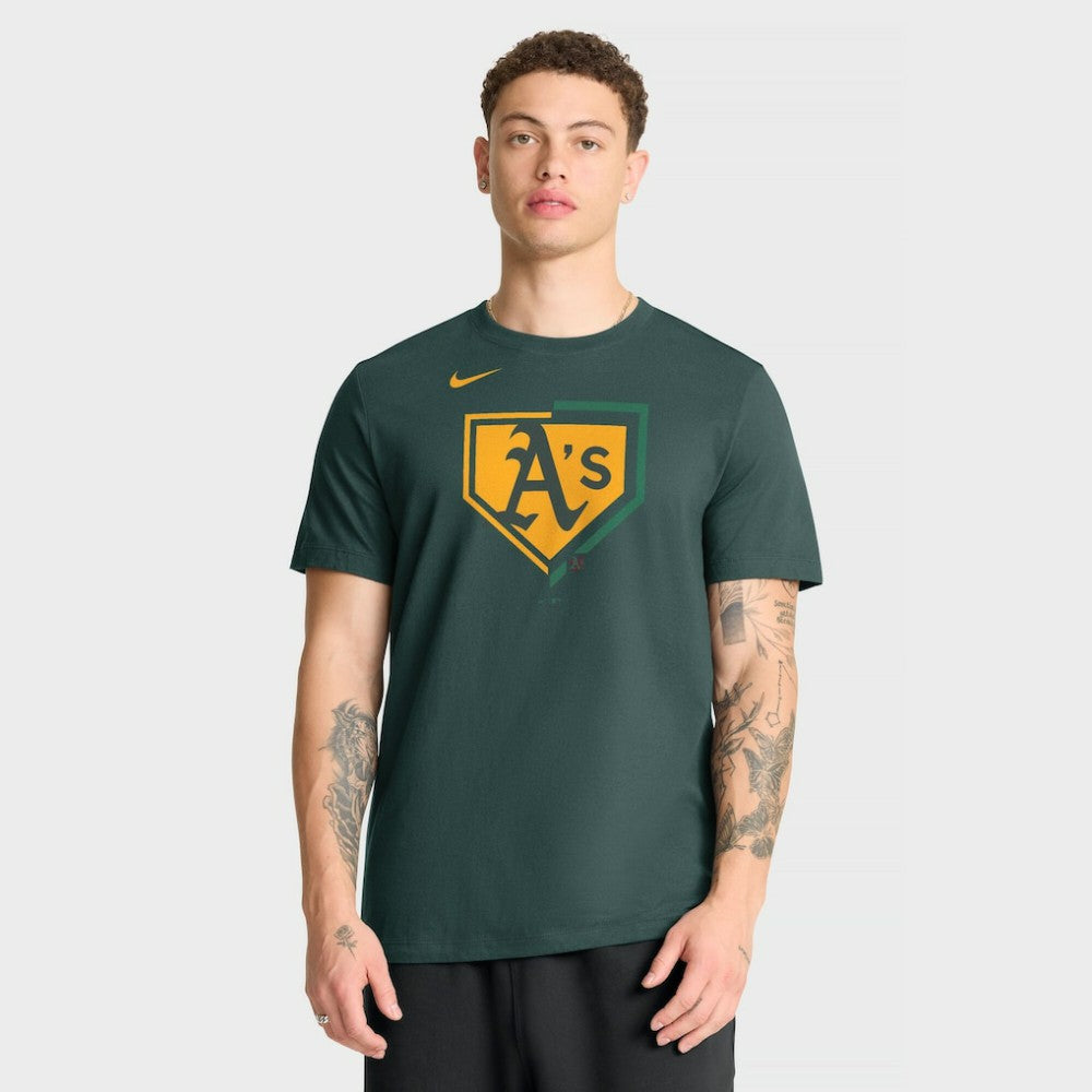 Athletics Icon T-Shirt - Green | Nike