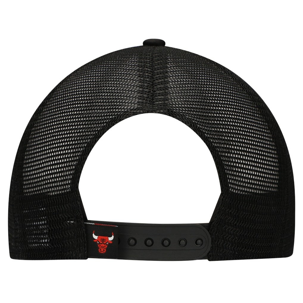 Chicago Bulls Youth Court Sport Mascot 9FIFTY Snapback Hat - White/Black | New Era outlet