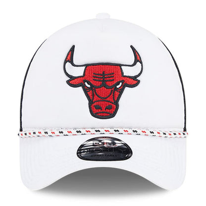 Chicago Bulls Court Sport Foam A-Frame 9FORTY Adjustable Trucker Hat - White/Black | New Era online