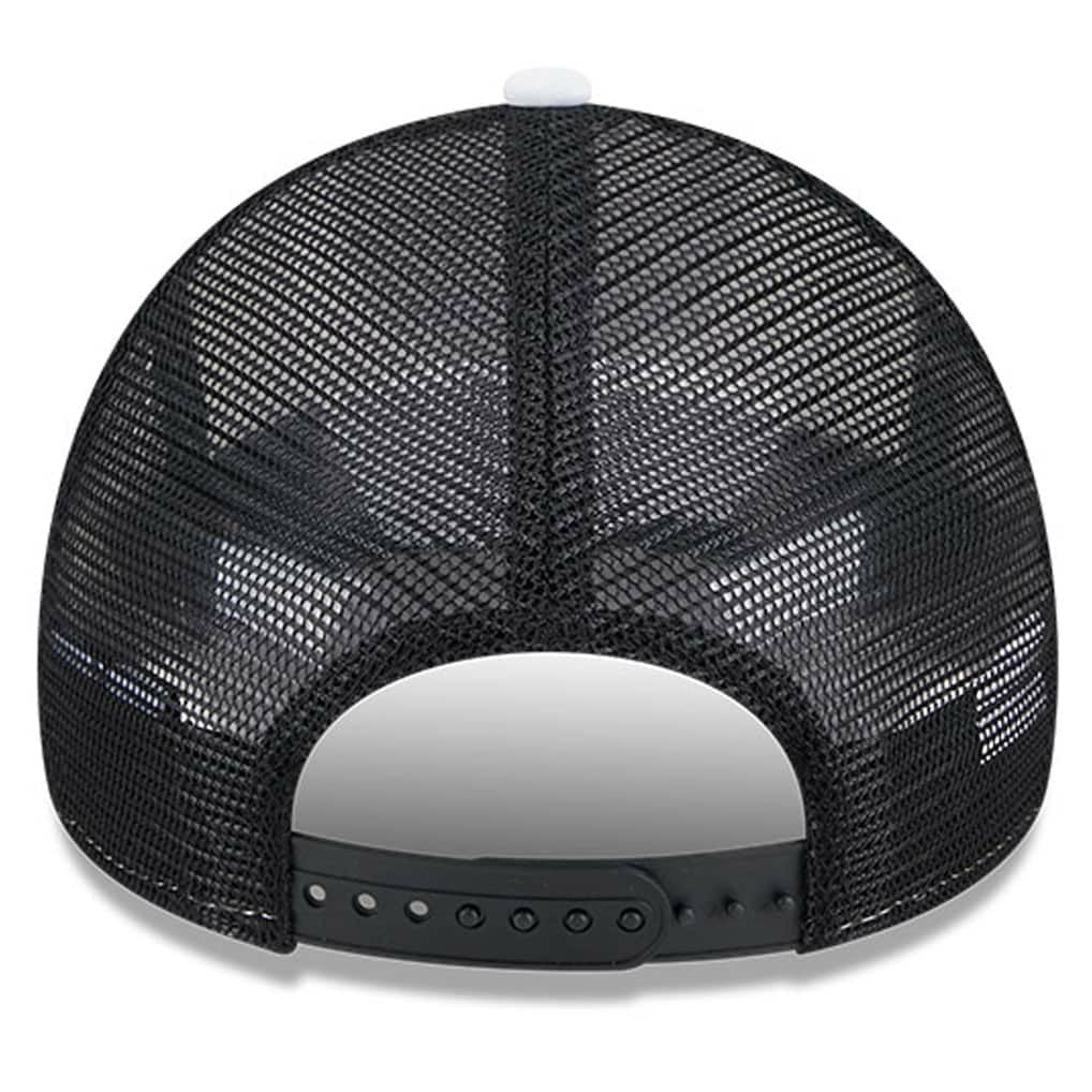 Chicago Bulls Court Sport Foam A-Frame 9FORTY Adjustable Trucker Hat - White/Black | New Era online