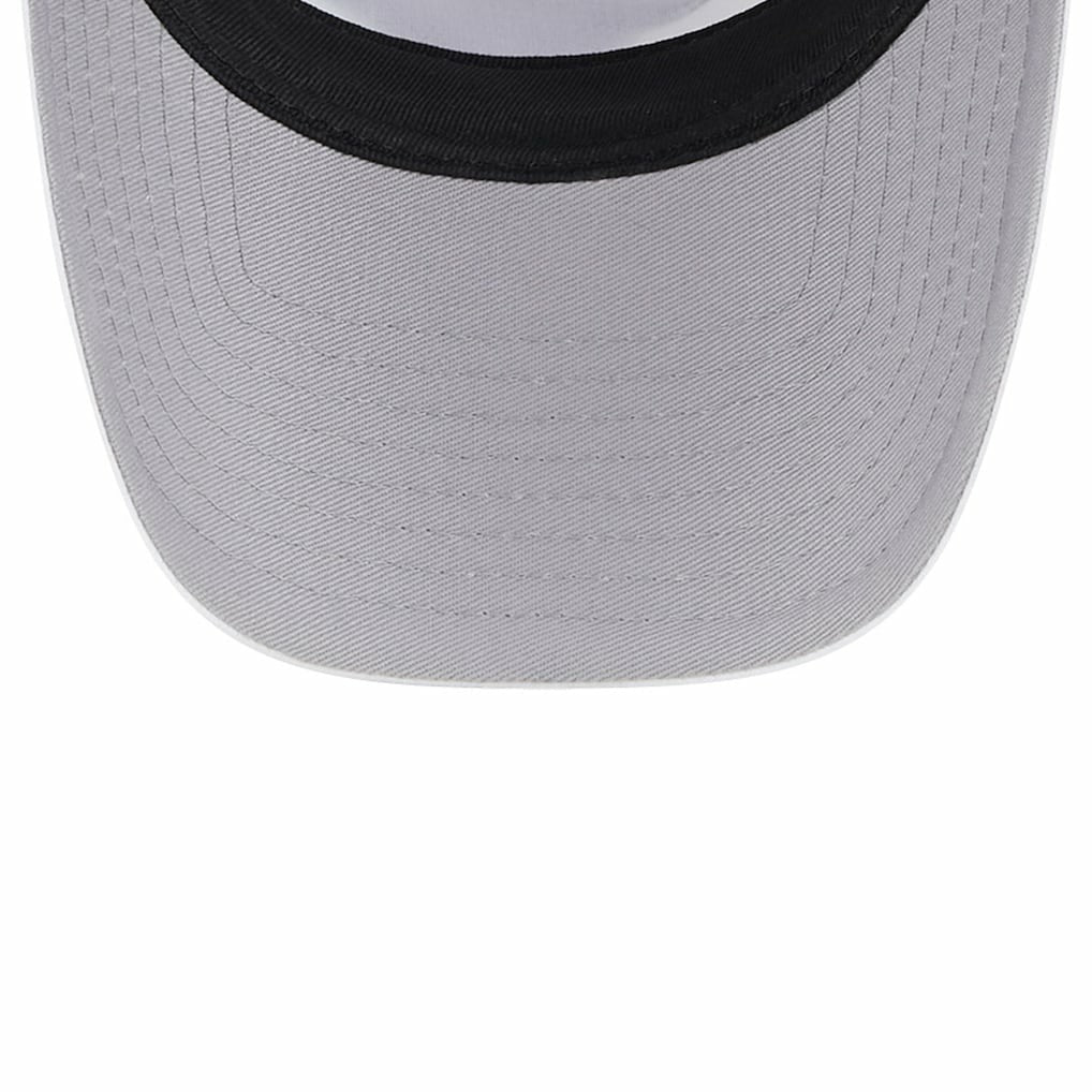 Chicago Bulls Court Sport Foam A-Frame 9FORTY Adjustable Trucker Hat - White/Black | New Era online