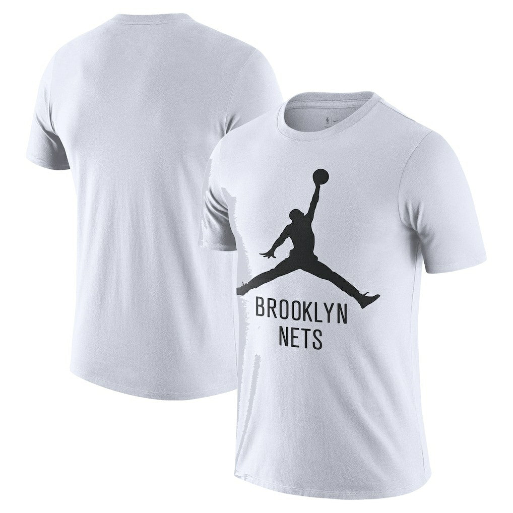 Brooklyn Nets Essential Jumpman T-Shirt - White | Nike shop