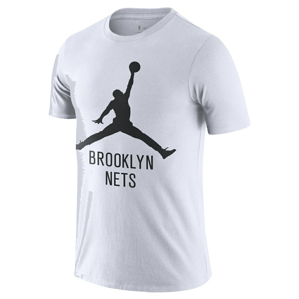 Brooklyn Nets Essential Jumpman T-Shirt - White | Nike shop