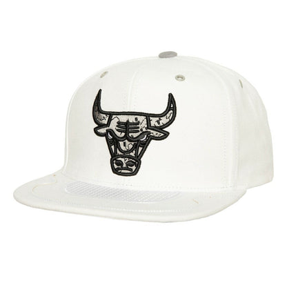 Chicago Bulls Day 4 Snapback Hat - White | Mitchell & Ness online