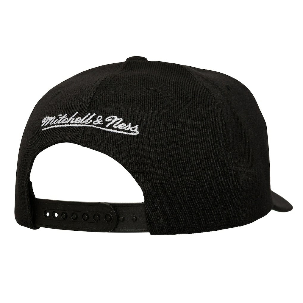 Chicago Bulls Busted Logo Wordmark Wrap-Around Pro Pinch Adjustable Hat - Black | Mitchell & Ness outlet
