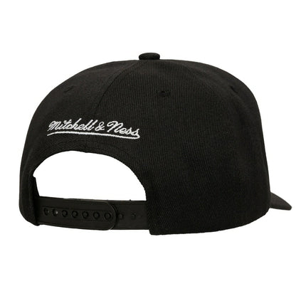 Chicago Bulls Tilted Pro Pinch Adjustable Hat - Black | Mitchell & Ness online