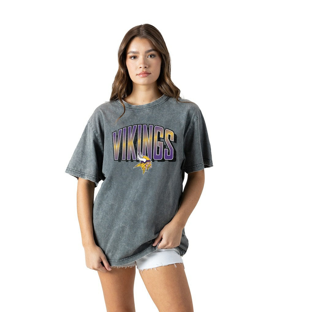 Minnesota Vikings Gameday Couture Women's Peak Performance Oversized Snow Wash T-Shirt - Gray for sale