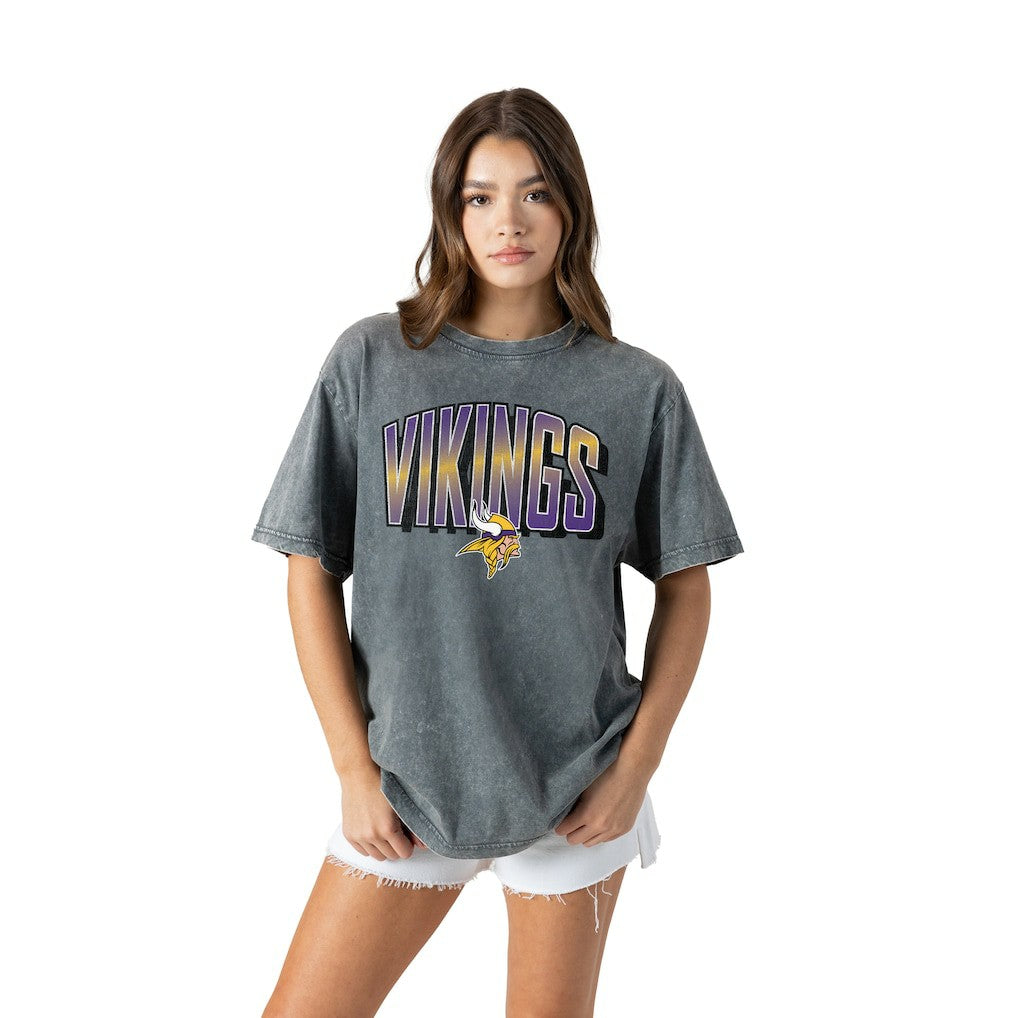 Minnesota Vikings Gameday Couture Women's Peak Performance Oversized Snow Wash T-Shirt - Gray for sale