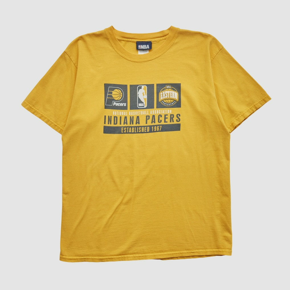 Indiana Pacers NBA 2000s T-shirt - Yellow Vintage | Vintage sale