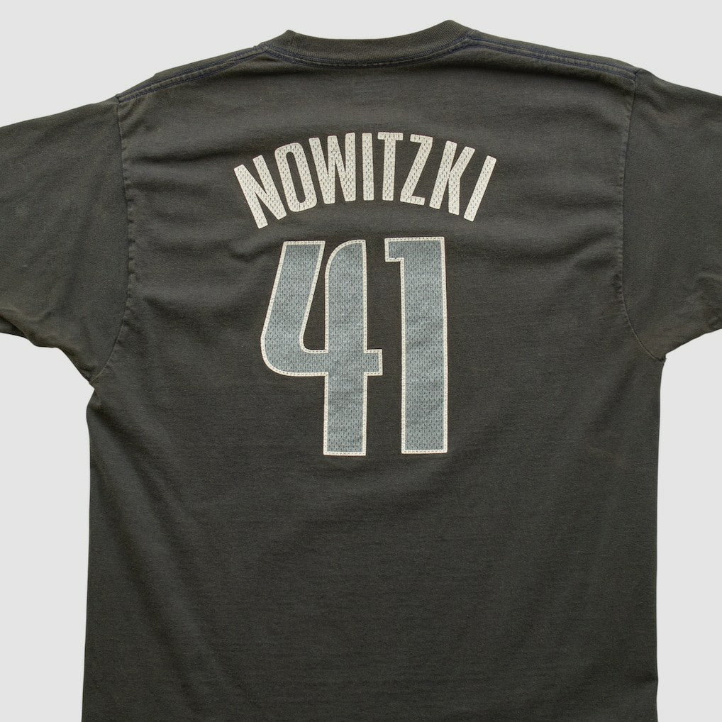 Dallas Mavericks Reebok 2000s T-shirt sale - Black Vintage | Vintage for sale