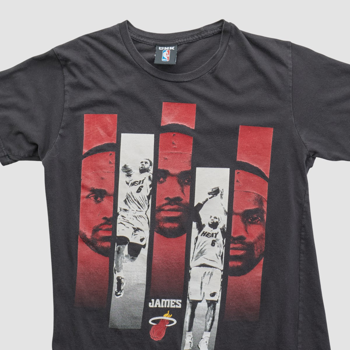 Miami Heat UNK 2010s T-shirt - Black Vintage | Vintage for sale