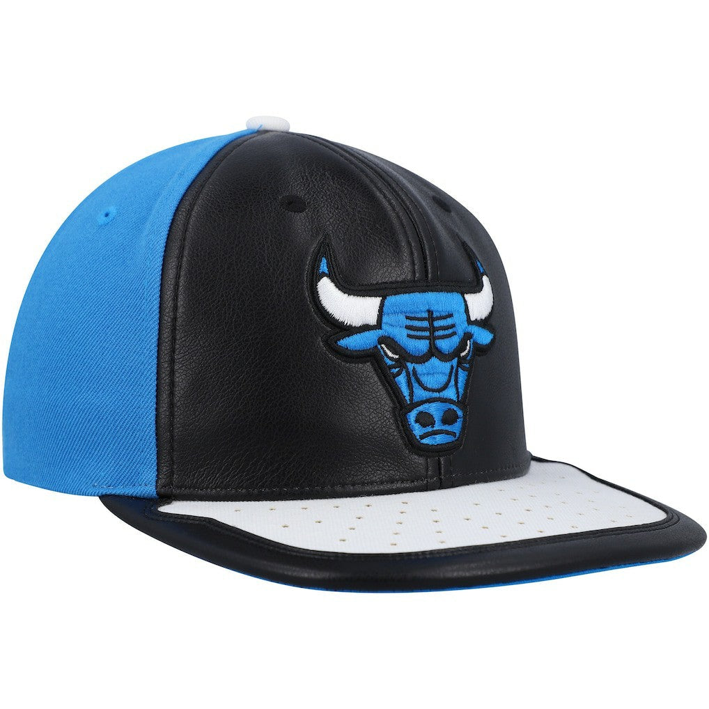 Chicago Bulls Day One Snapback Hat - Black/White | Mitchell & Ness for sale