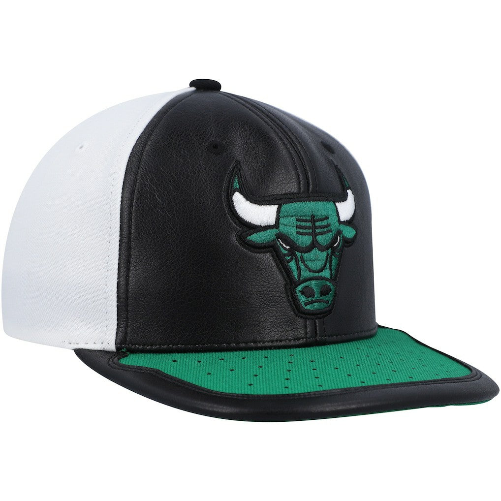 Chicago Bulls Day One Snapback Hat - White/Green | Mitchell & Ness shop