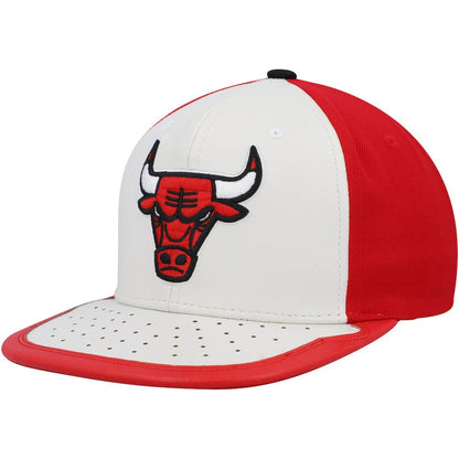 Chicago Bulls Day One Snapback Hat - White/Red | Mitchell & Ness outlet