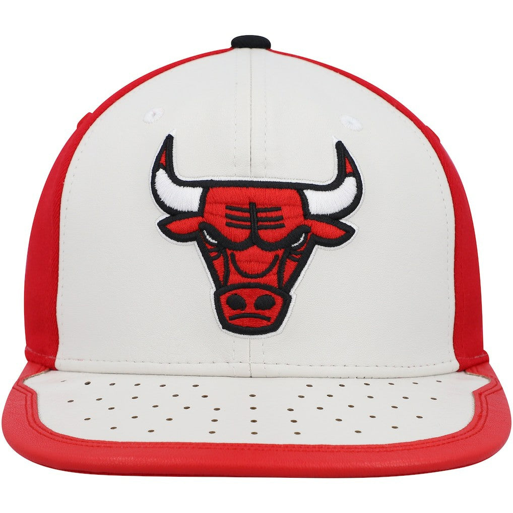 Chicago Bulls Day One Snapback Hat - White/Red | Mitchell & Ness outlet