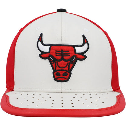 Chicago Bulls Day One Snapback Hat - White/Red | Mitchell & Ness outlet
