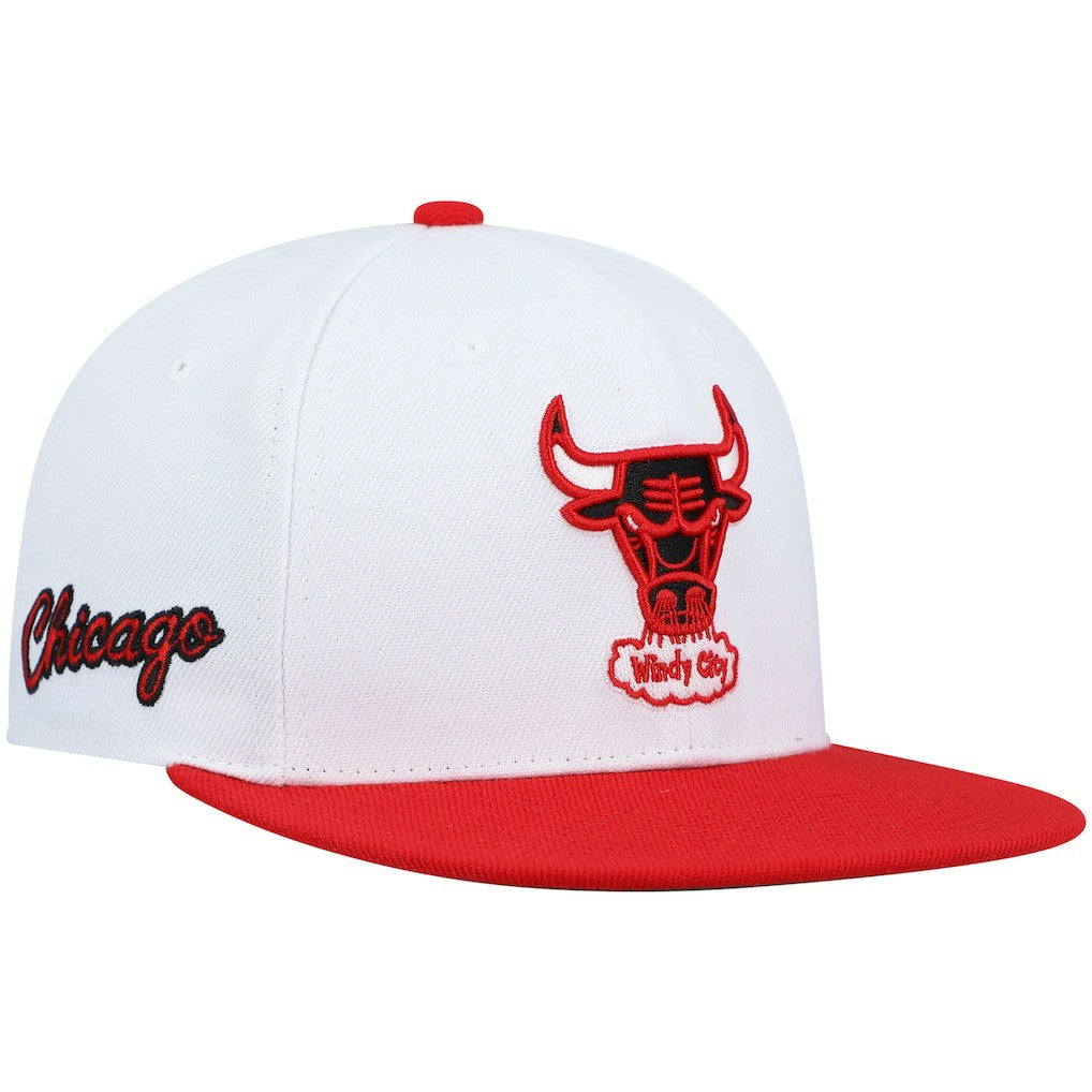 Chicago Bulls Hardwood Classics Snapback Hat - White/Red | Mitchell & Ness online