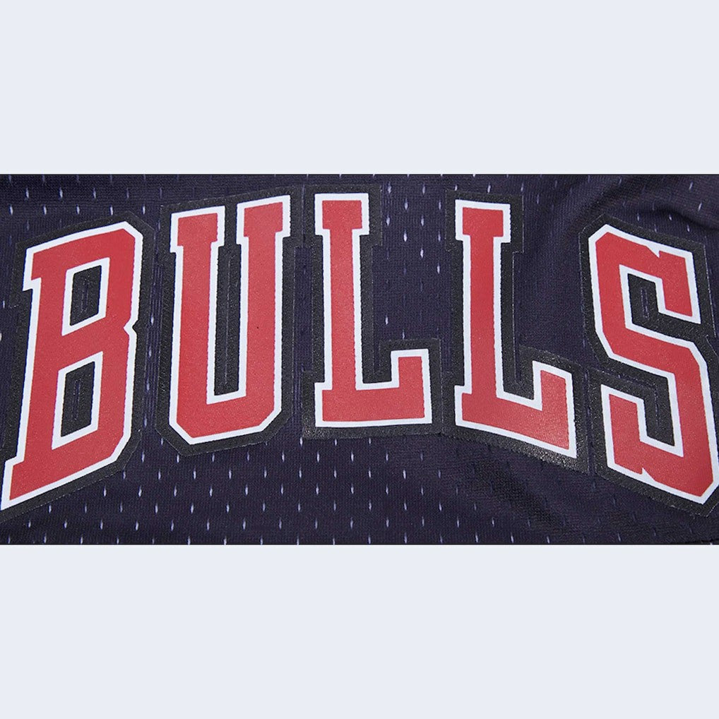 Chicago Bulls Pro Standard Ombre Mesh Shorts - Black/Red online