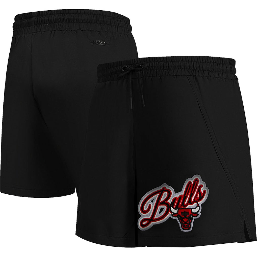Chicago Bulls Pro Standard Women's Script Woven Shorts - Black for sale
